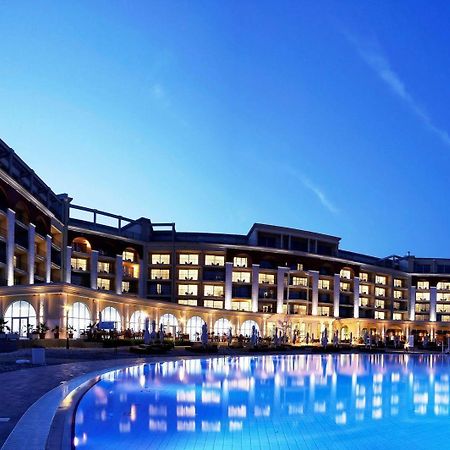 Lighthouse Golf & Spa Hotel Balçık Dış mekan fotoğraf The hotel at night