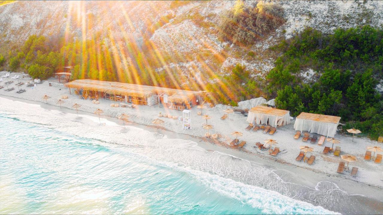 Lighthouse Golf & Spa Hotel Balçık Dış mekan fotoğraf The beach of the hotel
