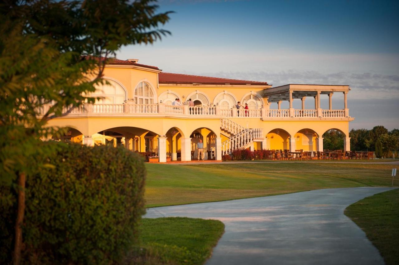 Lighthouse Golf & Spa Hotel Balçık Dış mekan fotoğraf The clubhouse at the Royal Palm Golf and Country Club